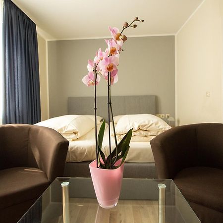 Hotel Reutlinger Hof Ройтлинген Экстерьер фото