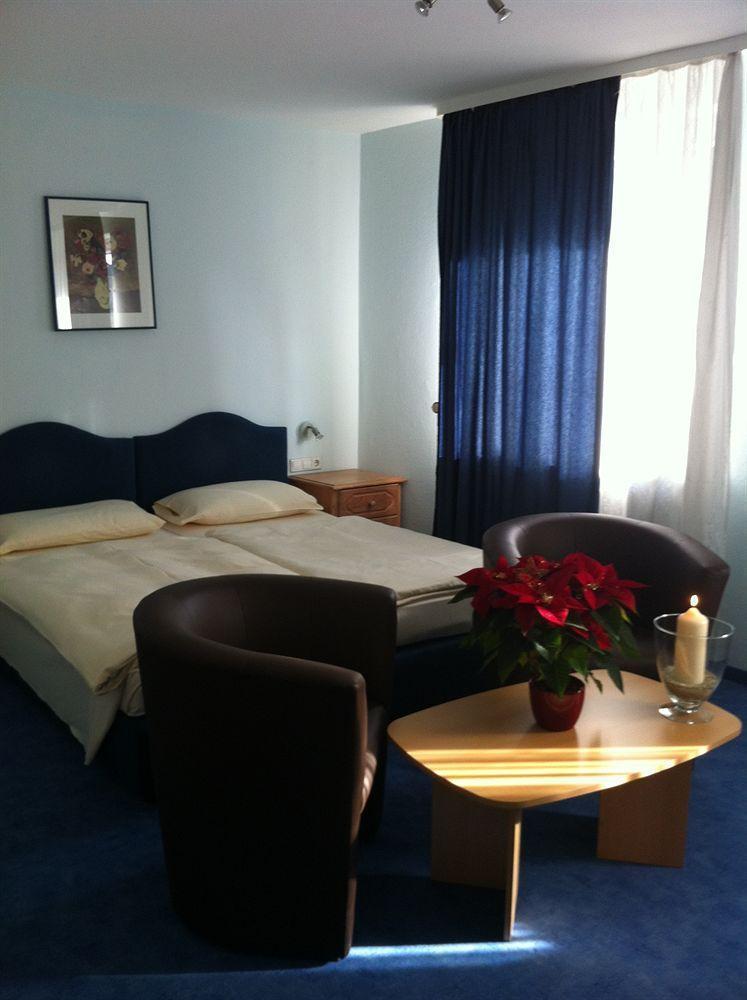 Hotel Reutlinger Hof Ройтлинген Экстерьер фото