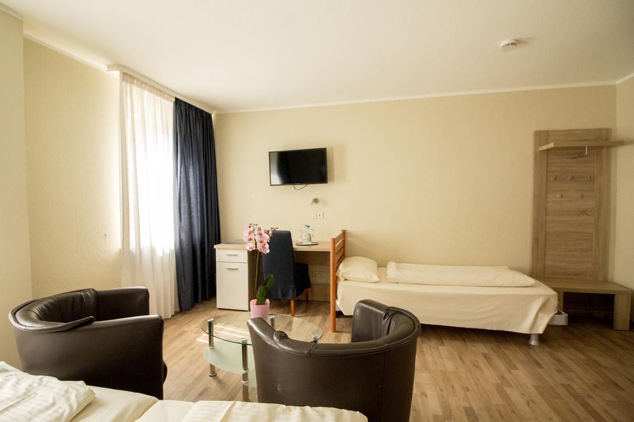 Hotel Reutlinger Hof Ройтлинген Экстерьер фото