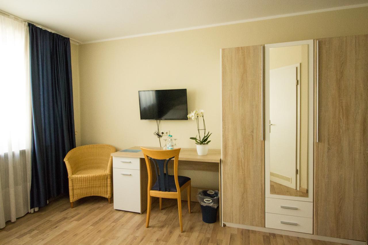 Hotel Reutlinger Hof Ройтлинген Экстерьер фото