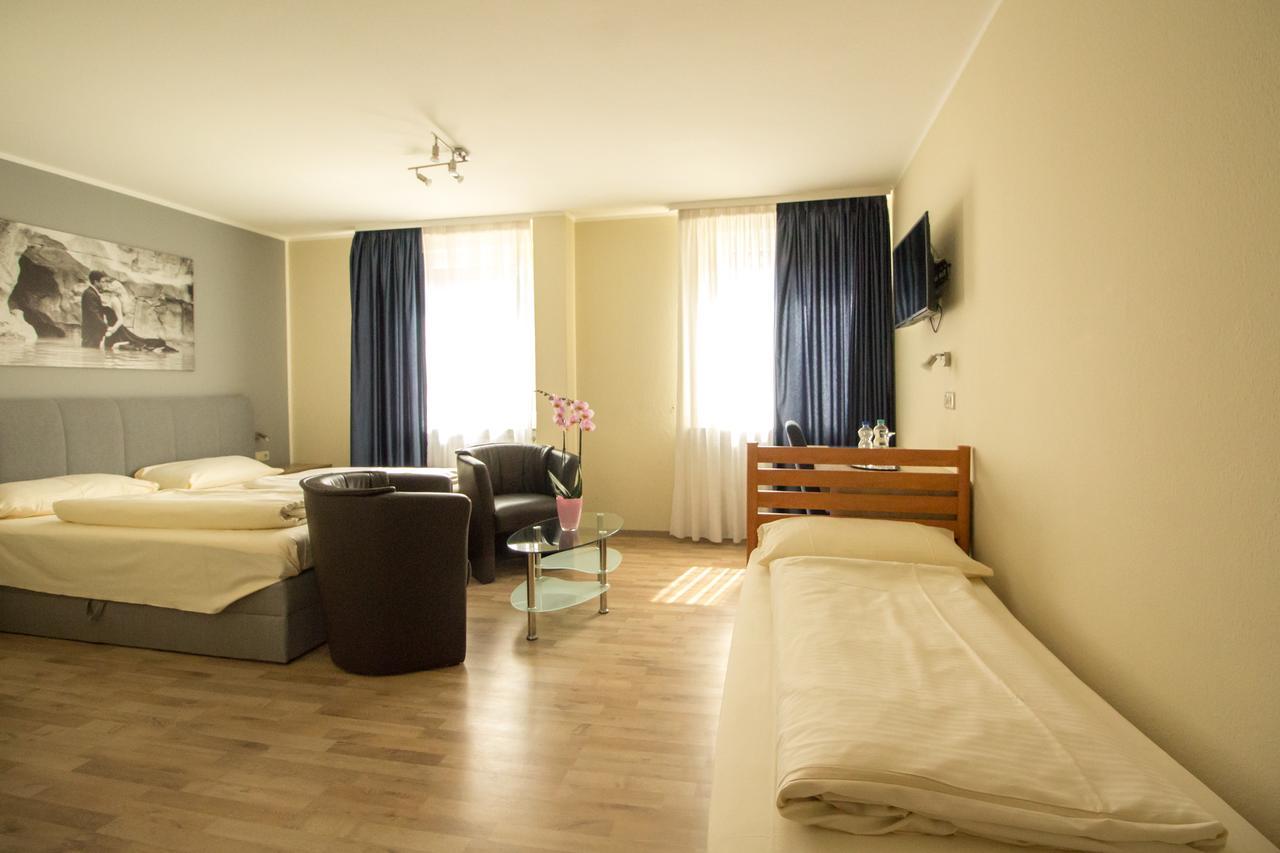 Hotel Reutlinger Hof Ройтлинген Экстерьер фото